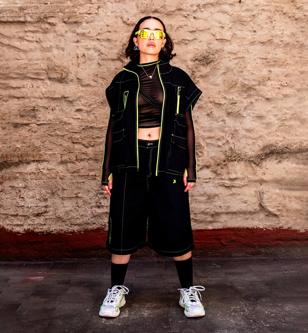 ✴︎ Chaqueta Desarmable Agender / Cc: Caníbal ✴︎ Negro Neón